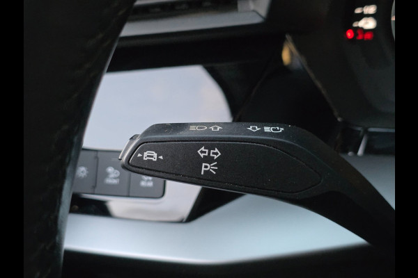 Audi A3 Sportback 45 TFSI e S edition Competition | CAMERA | STOELVERWARMING | CARPLAY