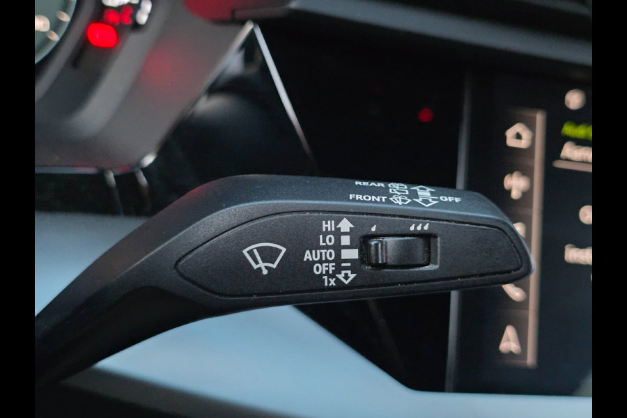 Audi A3 Sportback 45 TFSI e S edition Competition | CAMERA | STOELVERWARMING | CARPLAY