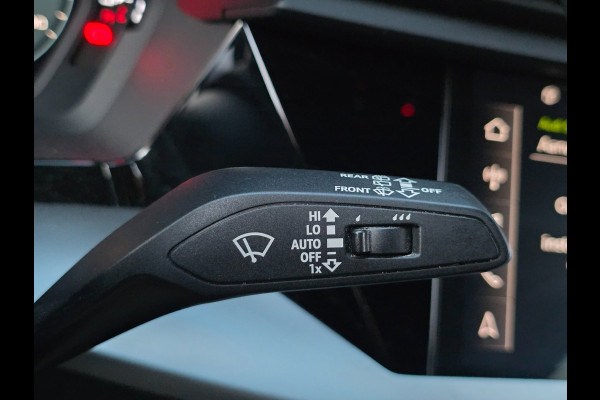 Audi A3 Sportback 45 TFSI e S edition Competition | CAMERA | STOELVERWARMING | CARPLAY