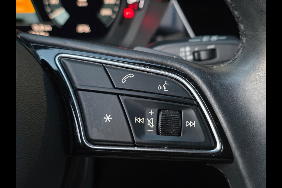Audi A3 Sportback 45 TFSI e S edition Competition | CAMERA | STOELVERWARMING | CARPLAY