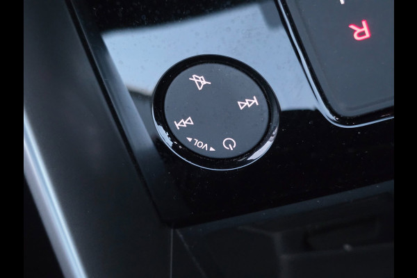 Audi A3 Sportback 45 TFSI e S edition Competition | CAMERA | STOELVERWARMING | CARPLAY