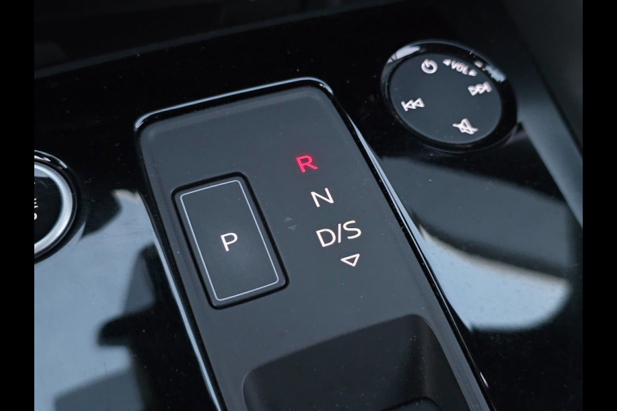 Audi A3 Sportback 45 TFSI e S edition Competition | CAMERA | STOELVERWARMING | CARPLAY