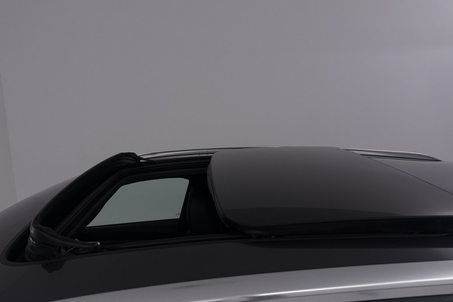 Audi e-tron 50 quattro S edition 71 kWh (PANORAMADAK, TREKHAAK, STOELVERWARMING, CAMERA, ELEKTR STOELEN)