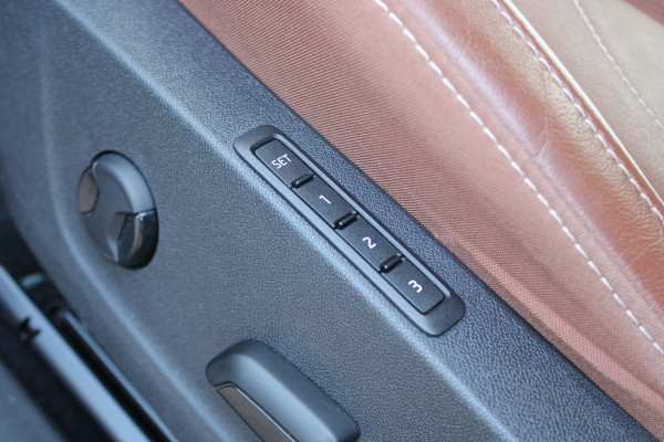 Škoda ENYAQ iV 80 First Edition | Trekhaak | Adaptieve cruise | Memory | Elek. achterklep