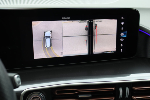 Mercedes-Benz EQC 400 4MATIC AMG Line 80 kWh | Schuifdak | Distronic+ | HUD | Trekhaak | Memory | Advanced Sound System | Keyless Go | Surround Camera |