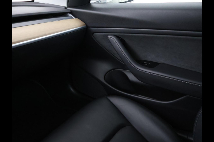 Tesla Model 3 Long Range AWD 75 kWh | SOH 90,7% | Panoramadak | Leder | Memory | Stoelverwarming | Camera | Park assist | Climate control