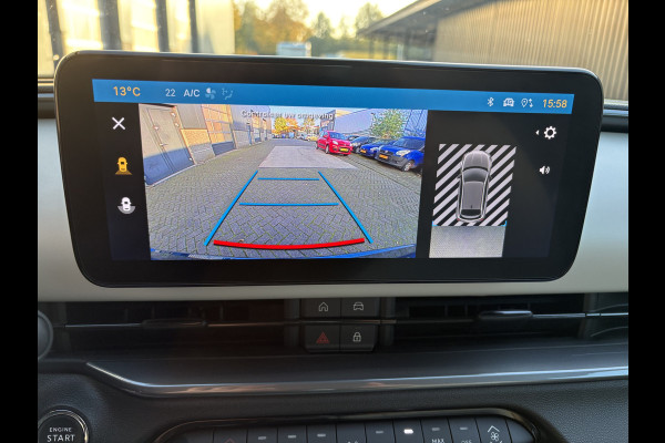 Fiat 600E La Prima 54 kWh Achteruitrijcamera - Apple carplay - Airco - Draadloze telefoonlader - Parkeersensoren - Navigatie - Licht metalen velgen 18 inch - Stoelverwarming - Voorstoelen met massagefunctie - Led verlichting - Mistlampen - Stuur multifunctioneel - Bluetooth - Cruise control - Dodehoekdetectie - Elektrische ramen - Extra getint glas achter - Keyless start/entry
