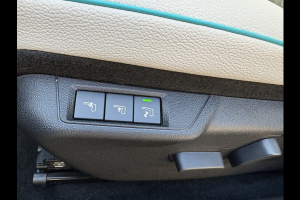 Fiat 600E La Prima 54 kWh Achteruitrijcamera - Apple carplay - Airco - Draadloze telefoonlader - Parkeersensoren - Navigatie - Licht metalen velgen 18 inch - Stoelverwarming - Voorstoelen met massagefunctie - Led verlichting - Mistlampen - Stuur multifunctioneel - Bluetooth - Cruise control - Dodehoekdetectie - Elektrische ramen - Extra getint glas achter - Keyless start/entry