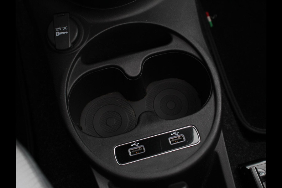 Fiat 500C 1.0 Hybrid Star Airco Cruise control Navigatie Parkeersensor achter Radio Apple Carplay/ Android Auto