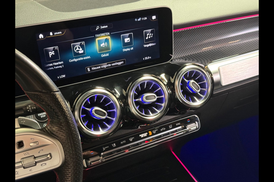 Mercedes-Benz Glb 250 Premium Plus Amg | Pano | Trekhaak | Sfeerverlichting | Camera | Carplay | Stoelverwarming | Burmester | NAP