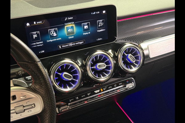 Mercedes-Benz Glb 250 Premium Plus Amg | Pano | Trekhaak | Sfeerverlichting | Camera | Carplay | Stoelverwarming | Burmester | NAP