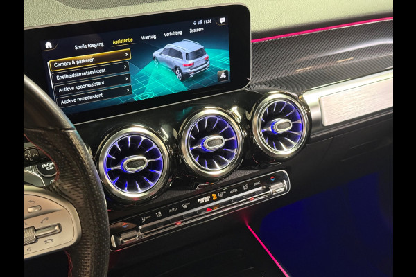 Mercedes-Benz Glb 250 Premium Plus Amg | Pano | Trekhaak | Sfeerverlichting | Camera | Carplay | Stoelverwarming | Burmester | NAP