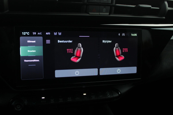 Alfa Romeo junior ELETTRICA SPORT SPECIALE 156PK 54 kWh | PANORAMA SCHUIF/KANTEL DAK | TECHNO PACK: (LED MATRIX KOPLAMPEN, DRAADLOZE TELEFOONLADER, DODEHOEK DETECTIE, PARKEERSENSOREN VOOR ACHTER EN ZIJKANT, NAVIGATIE, ELEKTRISCH BEDIENBARE ACHTERKLEP, KEYLESS ENTRY, ADAPTIVE CRUISE CONTROL, ACHTERUITRIJ CAMERA) | SPORT SPECIALE BEKLEDING MET ALCANTARA | WAMRTEPOMP! | VERWARMBARE VOORSTOELEN | VERWARMBARE VOORRUIT | NAVIGLI BLUE MET ZWART DAK | 18" LICHTMETALEN VELGEN "FOGRI" | GRILL "LEGGENDA" | 100 KW DC SNELLADER | 3-FASE | ELEKTRISCH VERSTELBARE BESTUURDERSSTOEL MET MASSAGE FNCTIE |