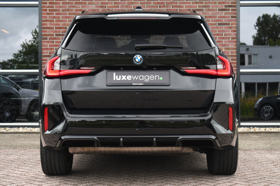 BMW iX1 xDrive30 M-Sport Pano DA-Prof 360 H/K HUD E-zetel+Massage