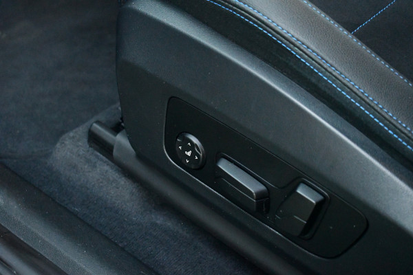 BMW iX1 xDrive30 M-Sport Pano DA-Prof 360 H/K HUD E-zetel+Massage