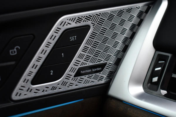 BMW iX1 xDrive30 M-Sport Pano DA-Prof 360 H/K HUD E-zetel+Massage
