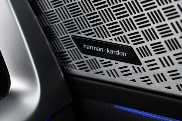 BMW iX1 xDrive30 M-Sport Pano DA-Prof 360 H/K HUD E-zetel+Massage
