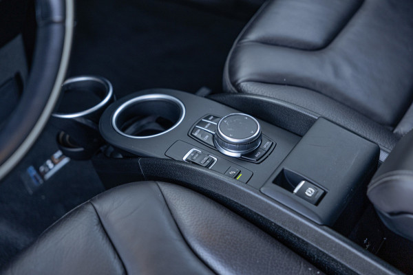 BMW i3 S iPerformance 94Ah 33 kWh / 63dkm NAP / Harman Kardon / Pano / Camera / Navi / Leder / NL-Auto