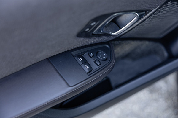 BMW i3 S iPerformance 94Ah 33 kWh / 63dkm NAP / Harman Kardon / Pano / Camera / Navi / Leder / NL-Auto