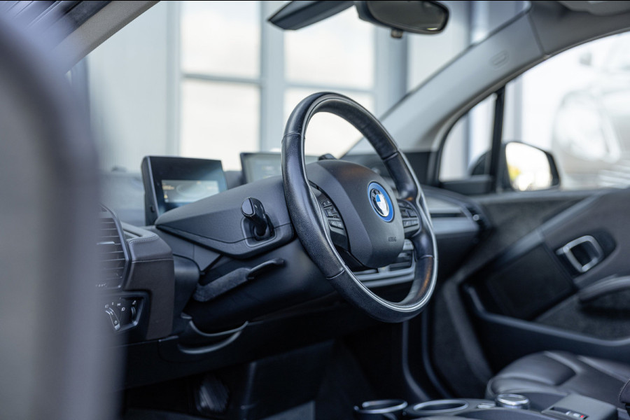 BMW i3 S iPerformance 94Ah 33 kWh / 63dkm NAP / Harman Kardon / Pano / Camera / Navi / Leder / NL-Auto