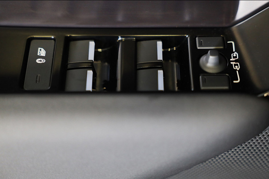 Land Rover Range Rover Velar 2.0 P400e R-Dynamic HSE / Acc / Lane Assist / Dode Hoek / 360 Camera / Memory / Meridian / Leder