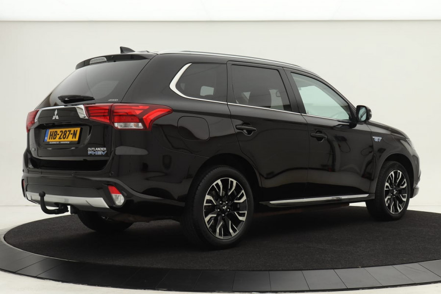 Mitsubishi Outlander 2.0 PHEV Instyle *Excl. BTW* | Dealer onderhouden | Navigatie | Leder | Stoel-/stuurverwarming | Trekhaak