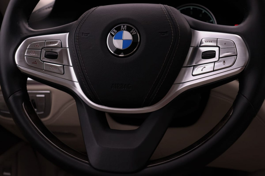 BMW 7 Serie 750Li xDrive High Executive | Panoramadak | Bowers&Wilkins | Soft Close | HUD | Stoelventilatie | Surround View