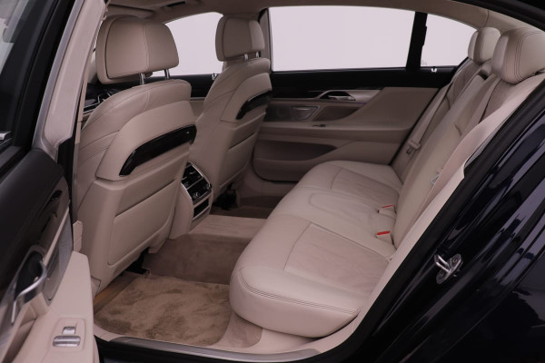 BMW 7 Serie 750Li xDrive High Executive | Panoramadak | Bowers&Wilkins | Soft Close | HUD | Stoelventilatie | Surround View