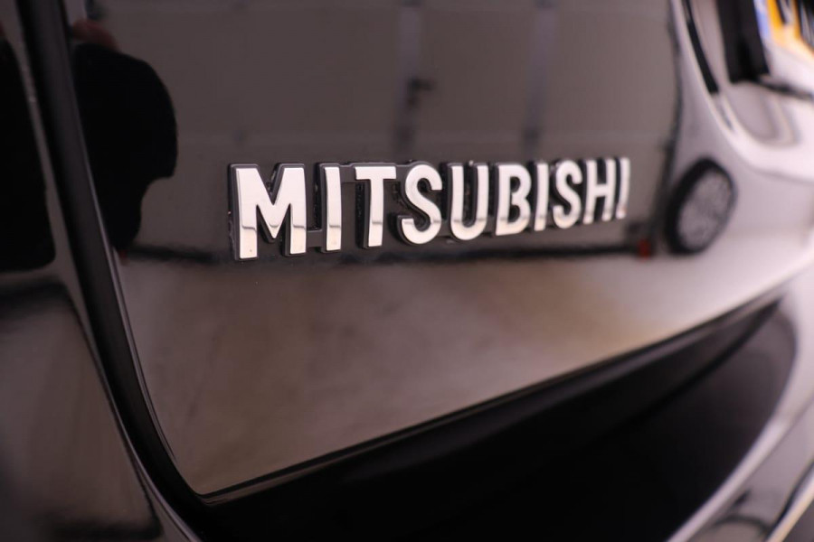 Mitsubishi Outlander 2.0 PHEV Instyle *All-in prijs* | Xenon | Navigatie | Schuif-/kanteldak | Volleder | Stoelverwarming | Privacy glass