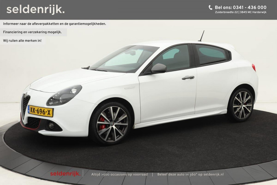 Alfa Romeo Giulietta 1.4 Turbo MultiAir 170pk Super Aut. | DAB | Dealer onderhouden | Navigatie | Climate control | Alcantara | PDC | Lichtmetalen ve