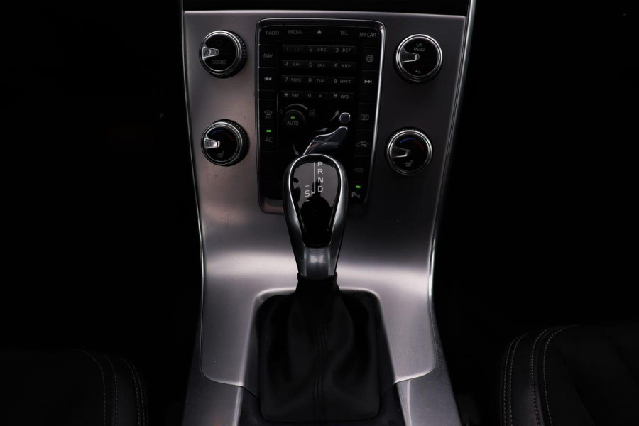 Volvo V60 2.0 D2 Nordic+ | Automaat | Xenon | Navigatie | Trekhaak | Stoelverwarming