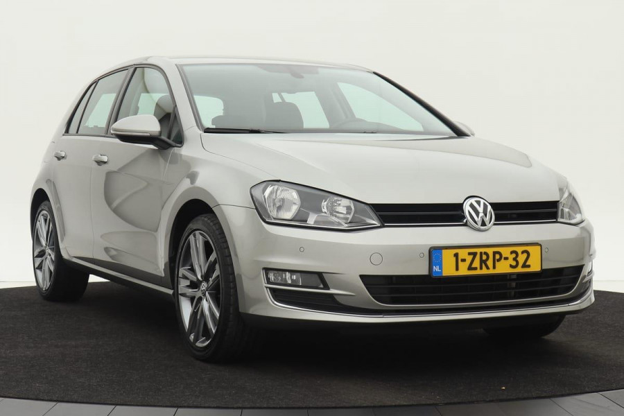 Volkswagen Golf 1.2 TSI Highline | Dealer onderhouden | Navigatie | Sportonderstel | 18 inch Durban velgen | Climate control