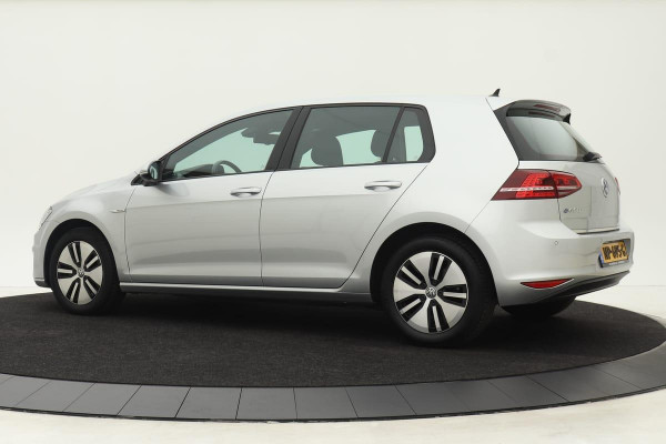 Volkswagen Golf e-Golf *All-in Prijs*| GTE stoelen | Full LED | Discover Pro navigatie | Stoelverwarming | Camera | Keyless