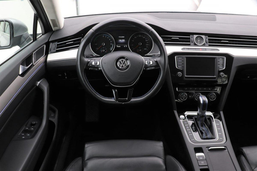 Volkswagen Passat 1.4 TSI GTE Highline *Excl. BTW* | Full LED | Volleder | Ergo stoelen | Navigatie | Adaptive Cruise | Keyless