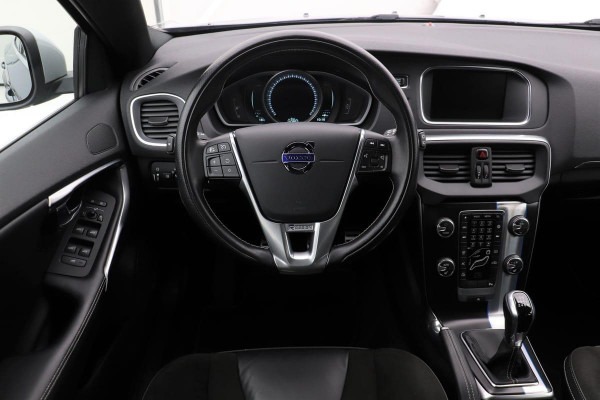 Volvo V40 2.0 D2 R-Design | Navigatie | Leder/alcantara | Climate control Stoelverwarming
