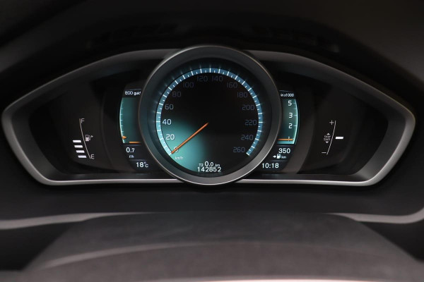 Volvo V40 2.0 D2 R-Design | Navigatie | Leder/alcantara | Climate control Stoelverwarming