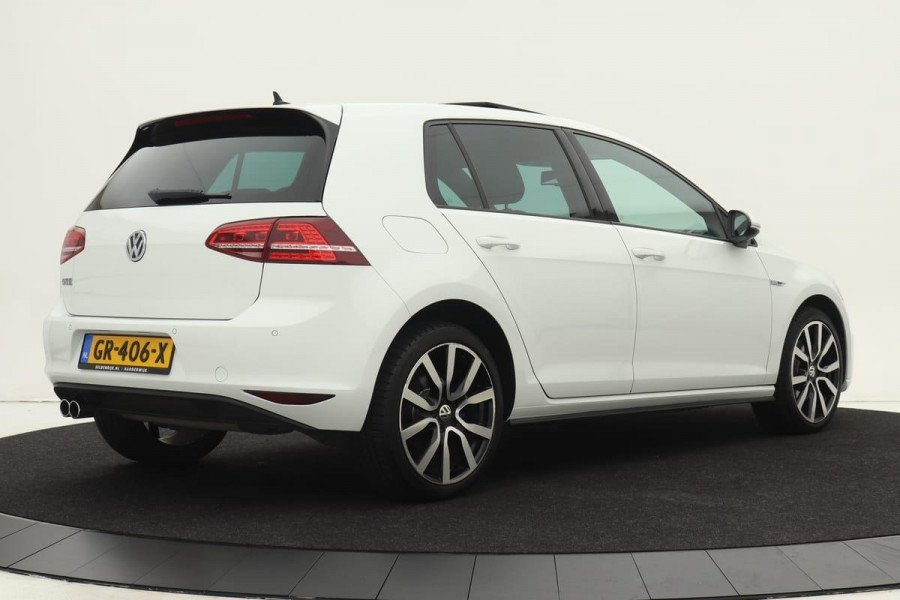 Volkswagen Golf 1.4 TSI GTE *All in prijs* Panoramadak | Full LED | Gr. Navigatie | Keyless | Climate control | PDC v+a