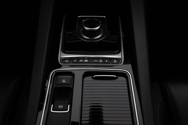 Jaguar F-Pace 2.0d R-Sport AWD | Volleder | Navigatie | Bi-xenon | Camera | Keyless | 16500 Netto!