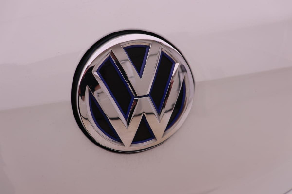 Volkswagen Golf 1.4 TSI GTE *Excl. BTW* | Panoramadak | Full LED | Navigatie | 19" BBS | PDC v+a