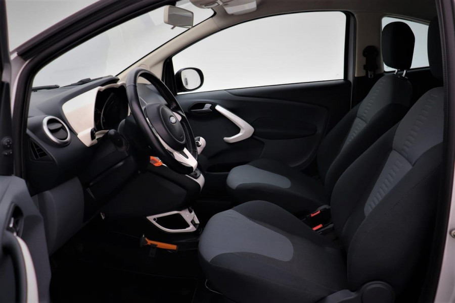 Ford Ka 1.2 Titanium X | Dealer onderhouden | Climate control | Stoelverwarming | Bluetooth | Parkeersensoren