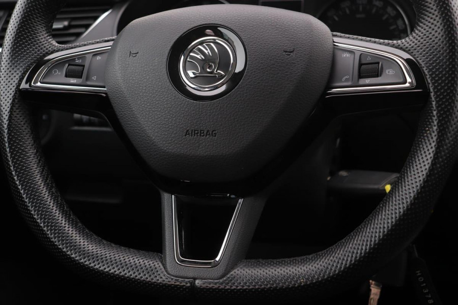 Škoda Octavia Combi 1.6 TDI Ambition Business | Navigatie | Climate control | Stoelverwarming | DAB+