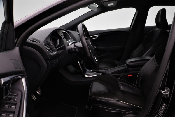 Volvo V40 2.0 D2 R-Design | Dealer onderhouden | Xenon | Navigatie | Leder/alcantara | Stoelverwarming