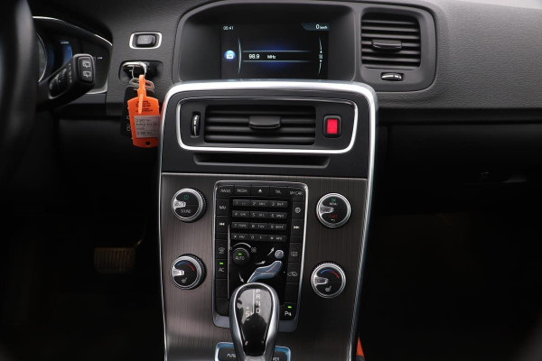 Volvo V60 2.4 D6 Plug In Summum *Excl. BTW* | 1e eigenaar | Xenon | Volleder | Navigatie | Memory