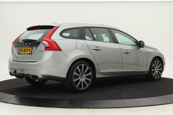 Volvo V60 2.4 D5 Plug-In Special Edition *Excl. BTW* | Xenon | Volleder | Navigatie | Trekhaak