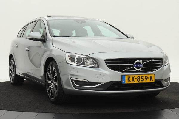 Volvo V60 2.4 D5 Plug-In Special Edition *Excl. BTW* | Xenon | Volleder | Navigatie | Trekhaak