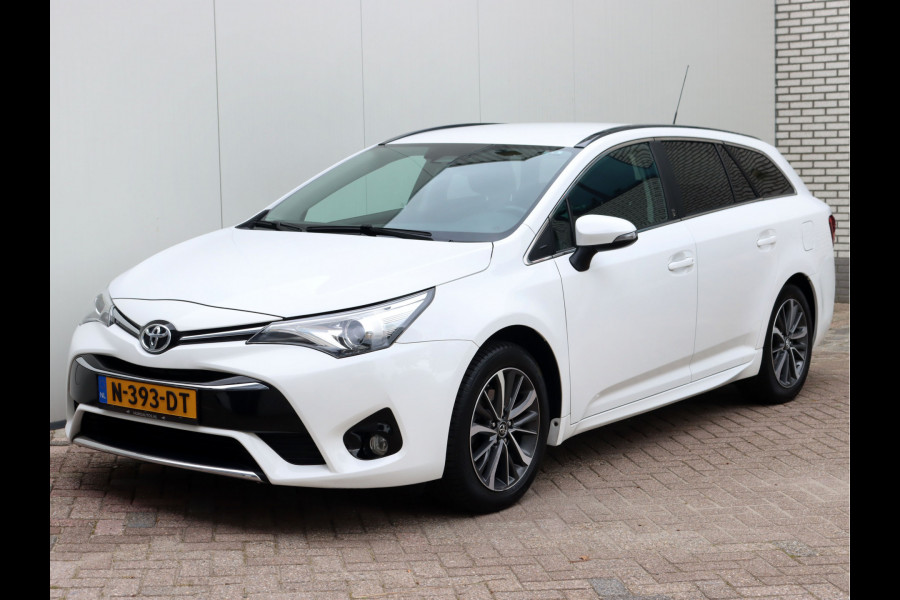 Toyota Avensis Touring Sports 1.8 VVT-i Dynamic | FM-Navi | Stoelverwarming | Rijstrooksensor