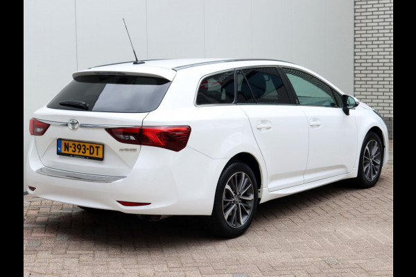 Toyota Avensis Touring Sports 1.8 VVT-i Dynamic | FM-Navi | Stoelverwarming | Rijstrooksensor