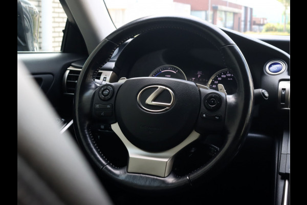 Lexus IS 300h Business Line | Leder | Stoelverwarming | Parkeersensoren