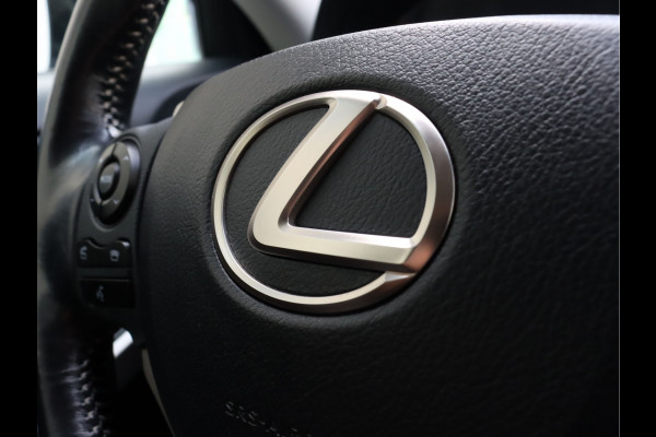 Lexus IS 300h Business Line | Leder | Stoelverwarming | Parkeersensoren