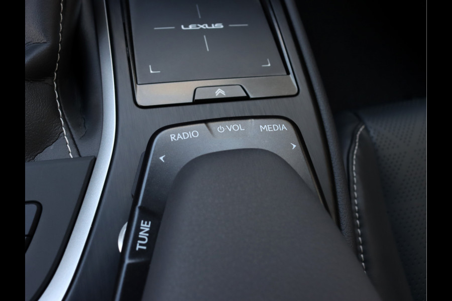 Lexus UX 250h Executive Line | President Pack | Mark Levinson | Stoelventilatie